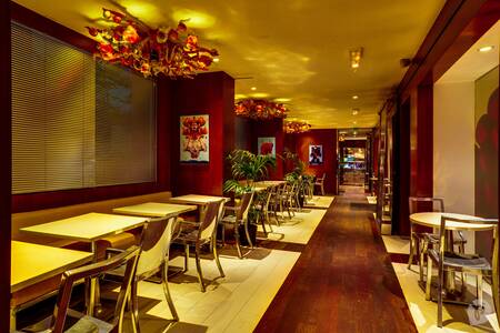 plongez dans une ambiance chaleureuse et authentique du 17e si&egrave;cle, o&ugrave; charme, convivialit&eacute; et &eacute;l&eacute;gance d