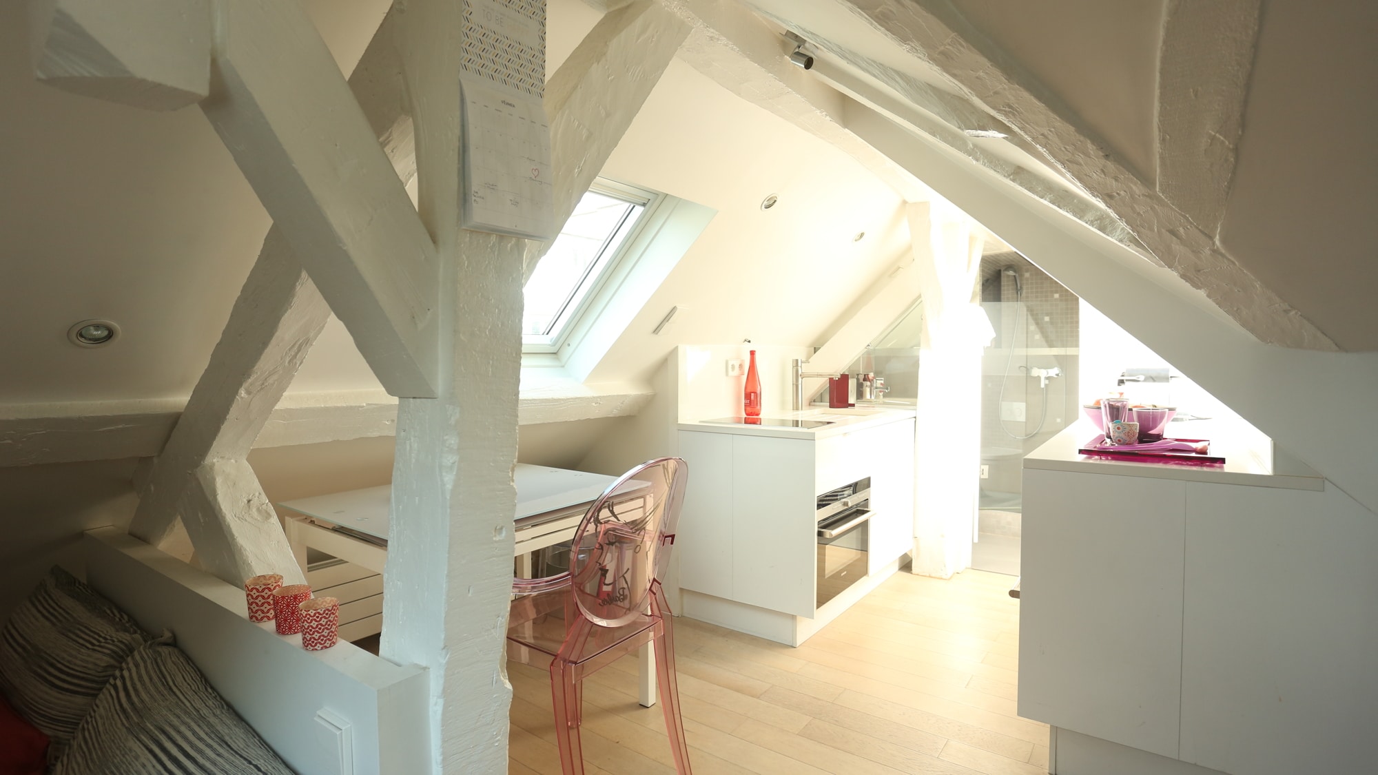 transformez vos combles &agrave; paris 17 en espace de vie confortable et lumineux. profitez d&rsquo;un am&eacute;nagement sur mesure r&eacute;alis&eacute; par des experts pour optimiser chaque m&egrave;tre carr&eacute; de votre habitation.