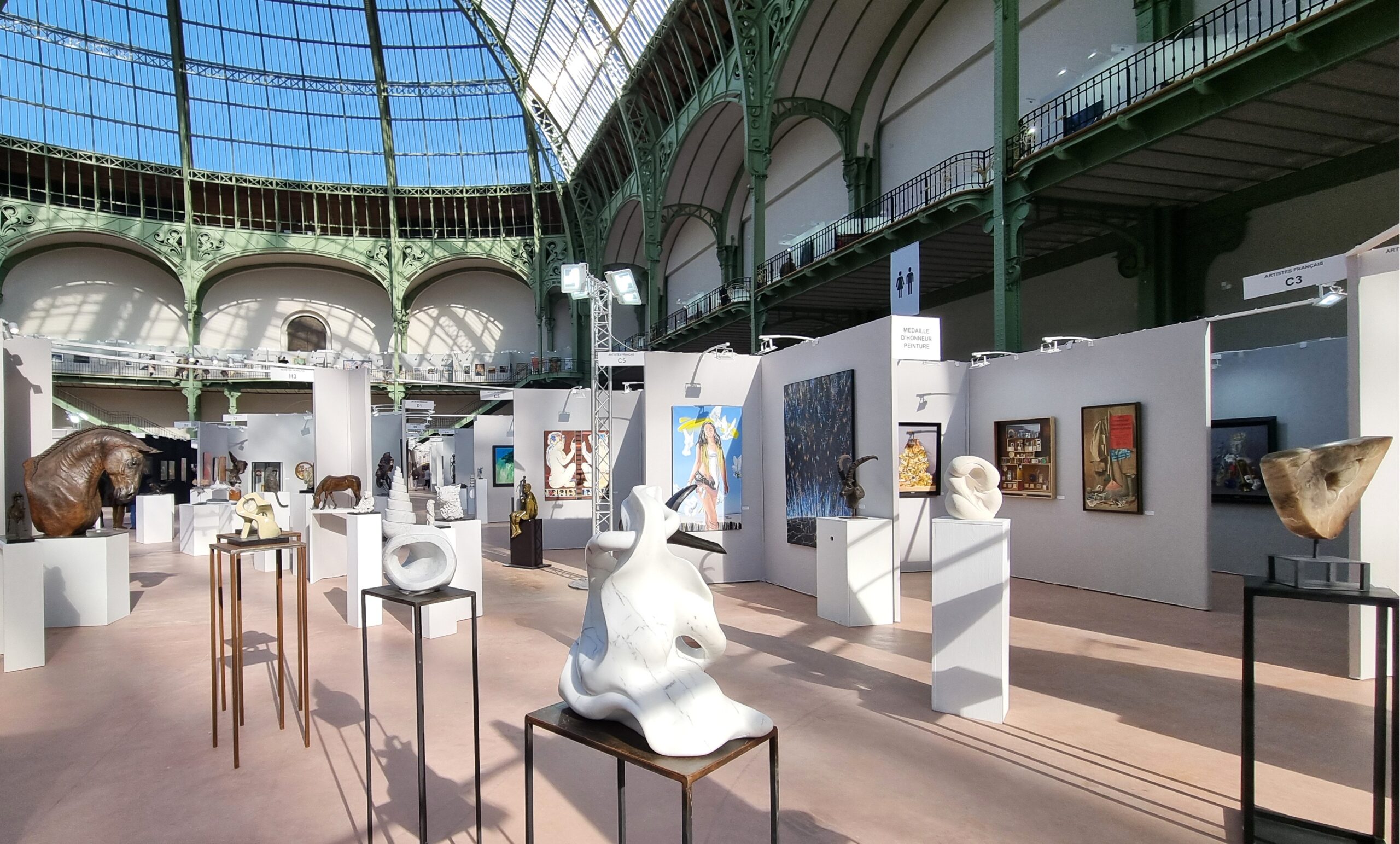 découvrez le coût d'un peintre à paris en 2025 : tarifs au m², facteurs de prix, conseils pour estimer votre budget et choisir le bon professionnel pour vos travaux de peinture.