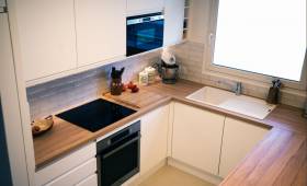 confiez la rénovation de votre cuisine ouverte à paris 17 à nos experts. profitez d’un espace moderne, lumineux et fonctionnel, adapté à vos envies et à votre style de vie. devis personnalisé gratuit.