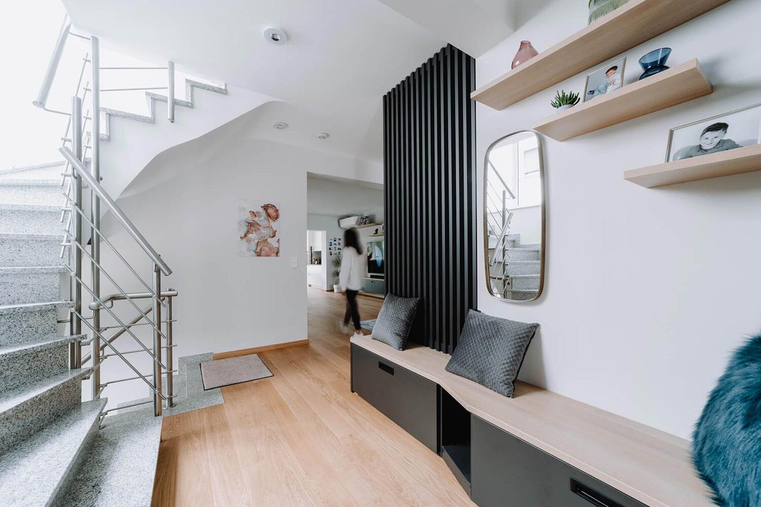 d&eacute;couvrez des id&eacute;es de d&eacute;coration pour une entr&eacute;e inspir&eacute;e du 17e si&egrave;cle : meubles d&rsquo;&eacute;poque, couleurs &eacute;l&eacute;gantes et accessoires raffin&eacute;s pour accueillir vos invit&eacute;s avec style.