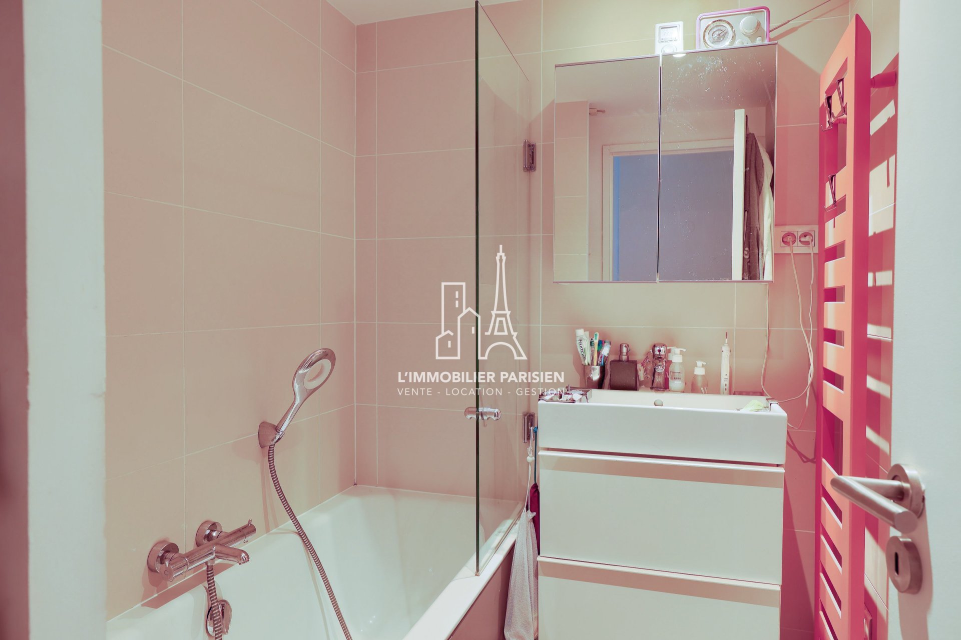 d&eacute;couvrez les meilleures solutions de douche &agrave; paris 17 : installation, r&eacute;novation et conseils personnalis&eacute;s pour une salle de bain moderne et fonctionnelle dans le 17ᵉ arrondissement.