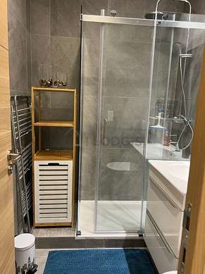 découvrez nos services de douche à paris 17 : installation, rénovation et dépannage rapide par des professionnels qualifiés. service de qualité au meilleur prix dans le 17e arrondissement.
