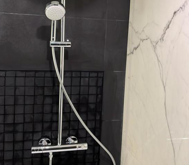besoin d&rsquo;un plombier pour la r&eacute;novation de votre salle de bain &agrave; paris 17 ? profitez d&rsquo;un service rapide, fiable et sur mesure pour moderniser et am&eacute;liorer votre espace bain. contactez-nous pour un devis gratuit !
