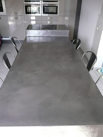 d&eacute;couvrez les prix du b&eacute;ton cir&eacute; en 2025 : co&ucirc;ts au m&sup2;, tarif de pose, astuces pour &eacute;conomiser et conseils de professionnels pour r&eacute;ussir votre projet de d&eacute;coration.