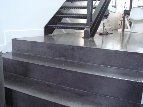 d&eacute;couvrez le prix du b&eacute;ton cir&eacute; au m&sup2; : tarifs, facteurs influen&ccedil;ant le co&ucirc;t, conseils pour estimer votre budget et r&eacute;ussir votre projet de d&eacute;coration ou de r&eacute;novation.