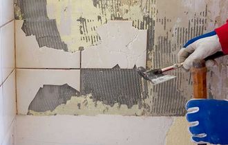 d&eacute;couvrez les prix au m2 d&rsquo;un carreleur &agrave; paris en 2025 : tarifs moyens, facteurs impactant le co&ucirc;t, conseils pour bien choisir votre artisan et estimer votre budget travaux de carrelage.