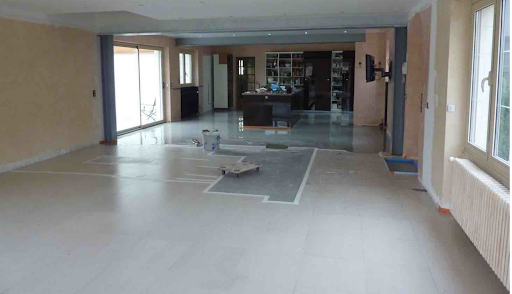 découvrez le prix au m2 du béton ciré pour vos sols, murs et plans de travail. conseils, facteurs de variation et estimation des coûts pour votre projet de décoration intérieure.