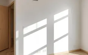 d&eacute;couvrez le prix du placo au m2 : tarifs moyens, facteurs influen&ccedil;ant le co&ucirc;t, conseils pour bien estimer votre budget travaux de pl&acirc;trerie ou d&rsquo;am&eacute;nagement int&eacute;rieur.