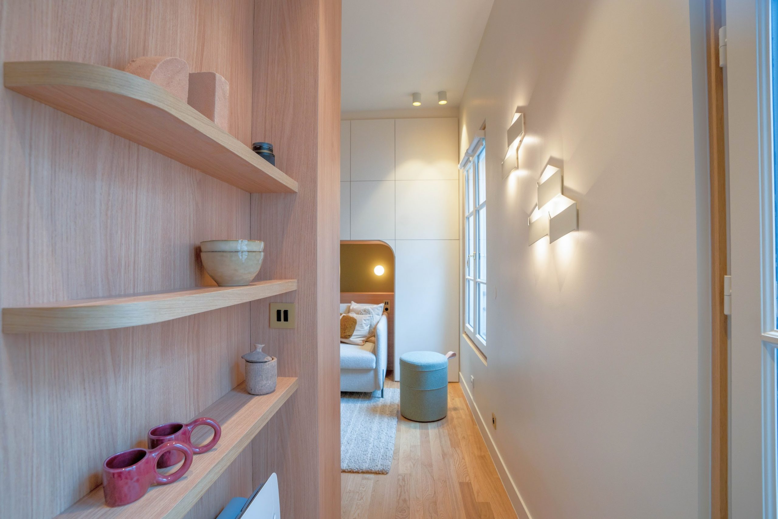 d&eacute;couvrez nos solutions de rangement sur-mesure pour optimiser l&rsquo;espace de votre studio dans le 17e arrondissement de paris. conseils, astuces et professionnels &agrave; votre service pour un int&eacute;rieur fonctionnel et &eacute;l&eacute;gant.