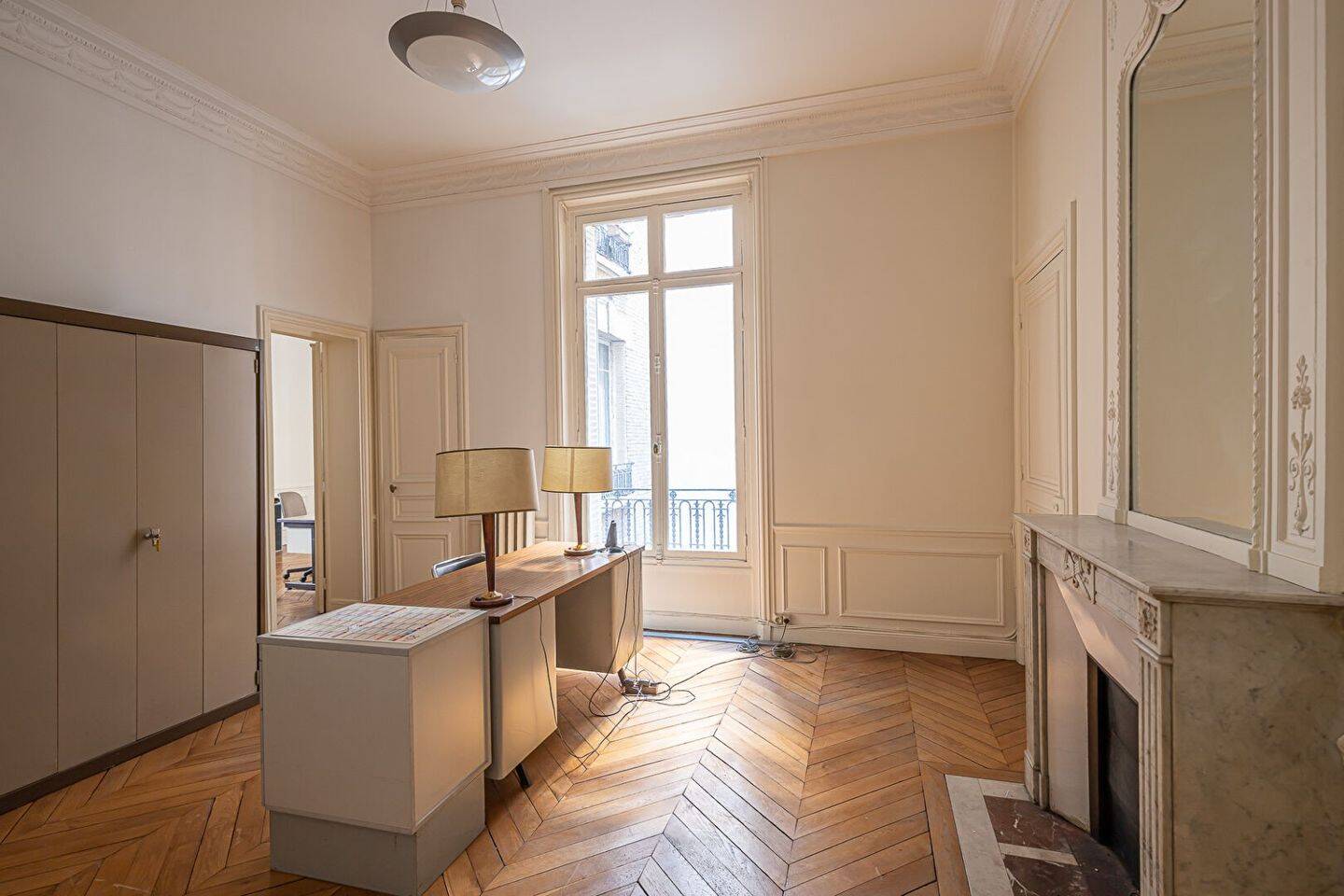 confiez la rénovation de votre 4 pièces à paris 17 à des experts pour un intérieur moderne, fonctionnel et adapté à vos besoins. devis gratuit et réalisations sur mesure.