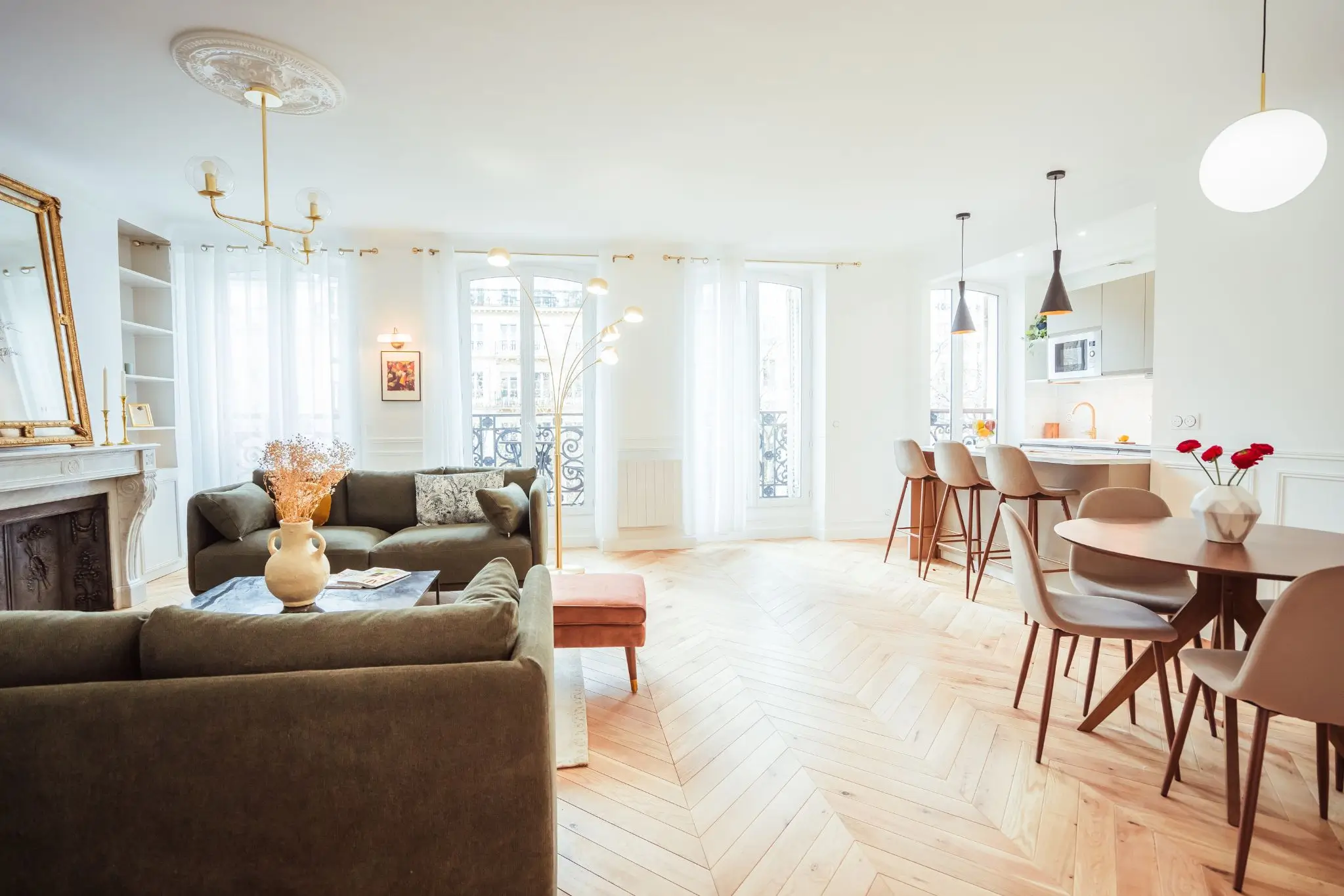 confiez la r&eacute;novation de votre appartement &agrave; paris en 2025 &agrave; des experts pour un int&eacute;rieur moderne, performant et sur-mesure. conseils, devis gratuit et r&eacute;alisations haut de gamme.