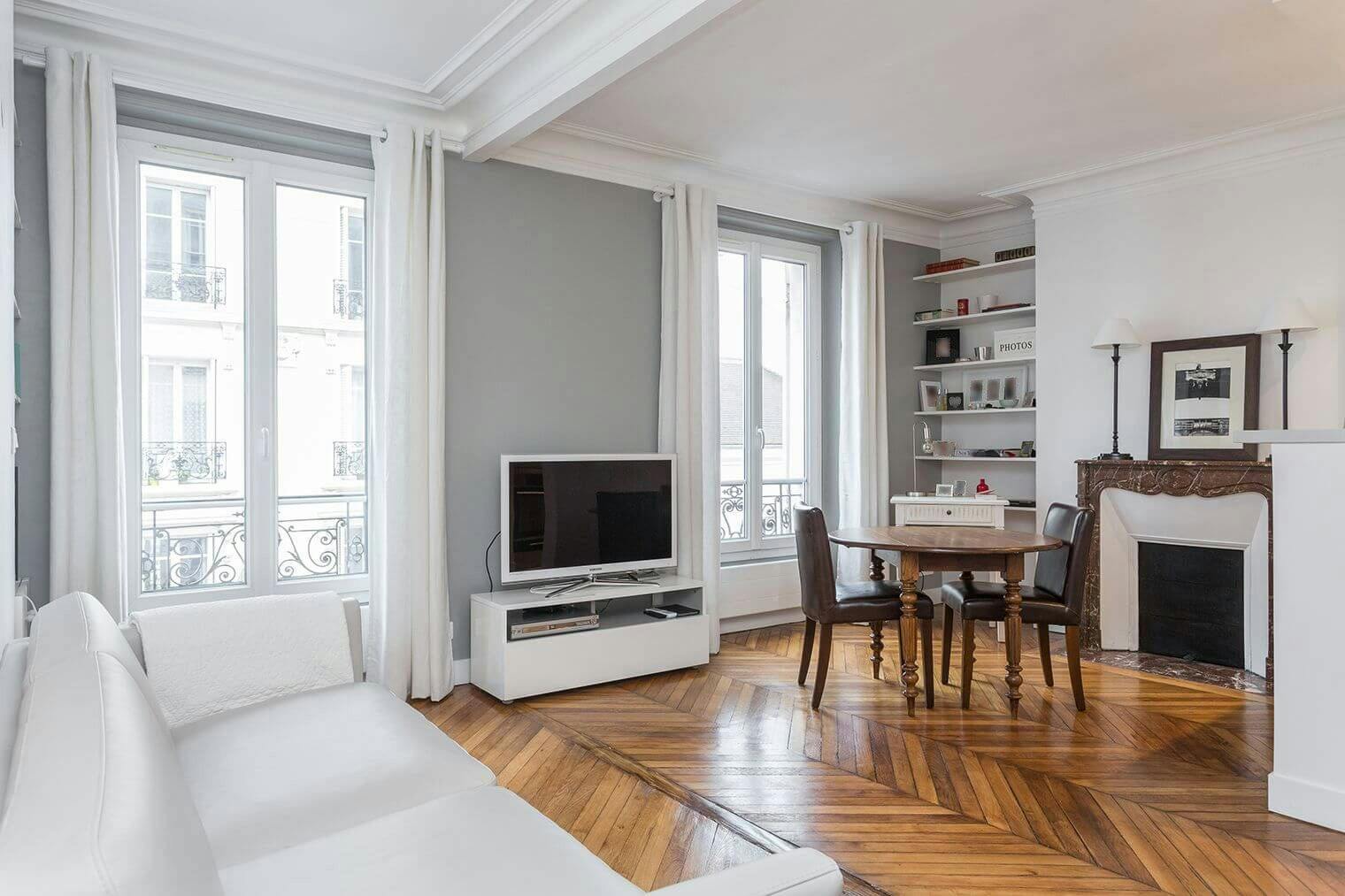sp&eacute;cialistes de la r&eacute;novation haussmannienne dans le 17&egrave;me, nous transformons appartements et immeubles tout en respectant le charme et l&rsquo;authenticit&eacute; du style parisien. d&eacute;couvrez nos services sur mesure !