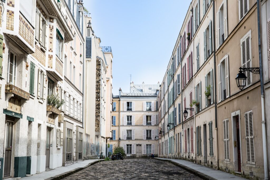 confiez la r&eacute;novation de votre bien immobilier &agrave; paris &agrave; des experts. conseils personnalis&eacute;s, devis gratuit et suivi complet pour transformer votre appartement ou maison selon vos envies.
