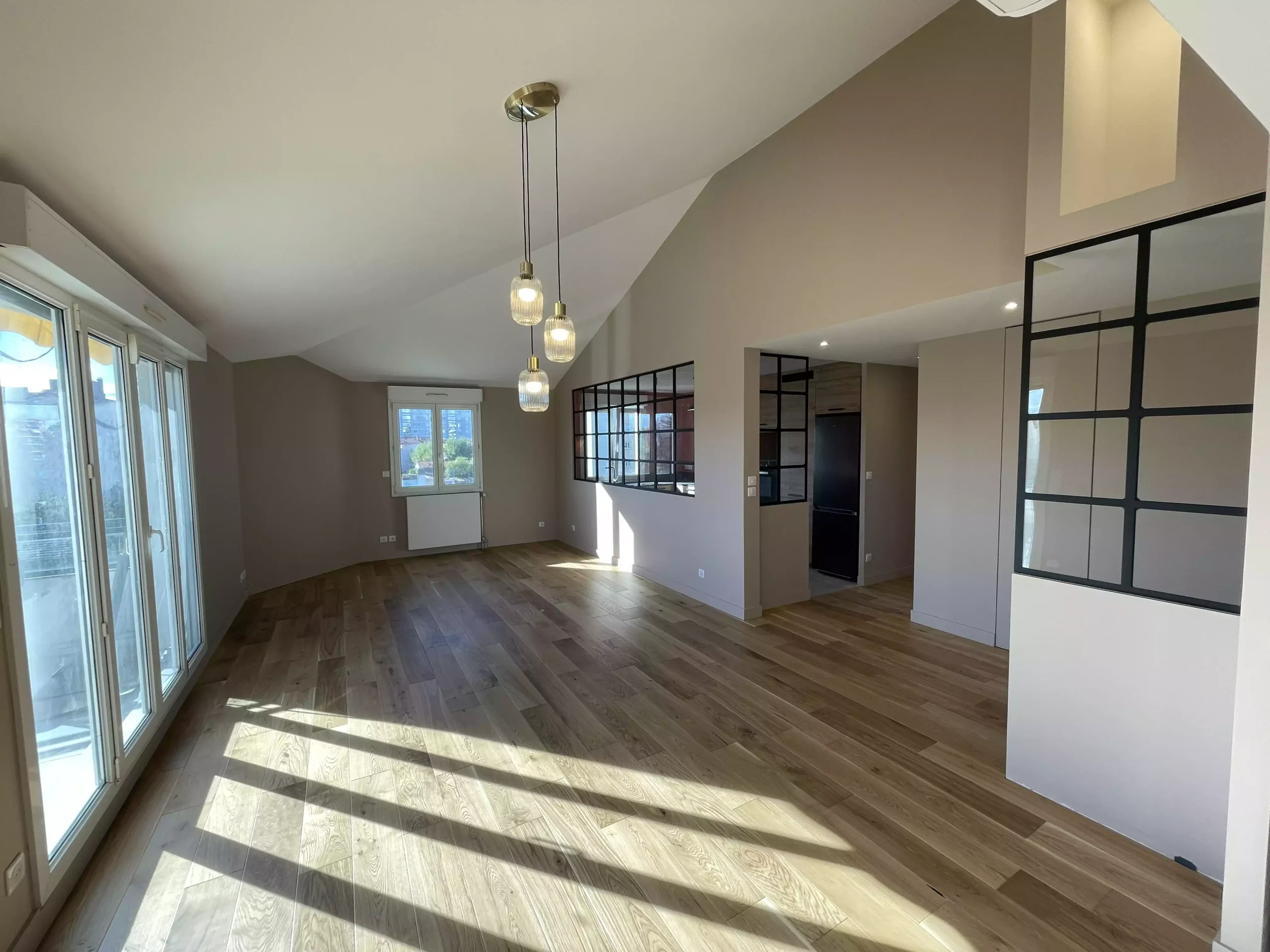 découvrez nos conseils et solutions pour une rénovation intérieure réussie. idées déco, aménagement, choix des matériaux et accompagnement professionnel pour transformer votre espace de vie selon vos envies.