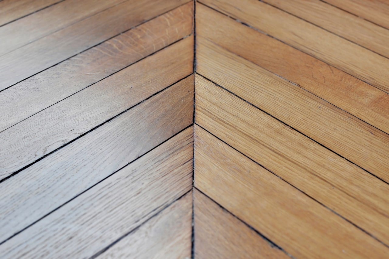 confiez la rénovation de votre parquet à paris 17 à des experts pour retrouver l’éclat et la beauté de vos sols. devis gratuit et intervention rapide dans le 17e arrondissement.