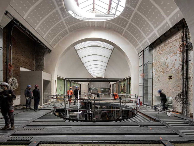 spécialistes en rénovation de patrimoine à paris 17, nous redonnons vie à vos biens anciens en respectant leur authenticité. expertise, conseils personnalisés et travaux de qualité.