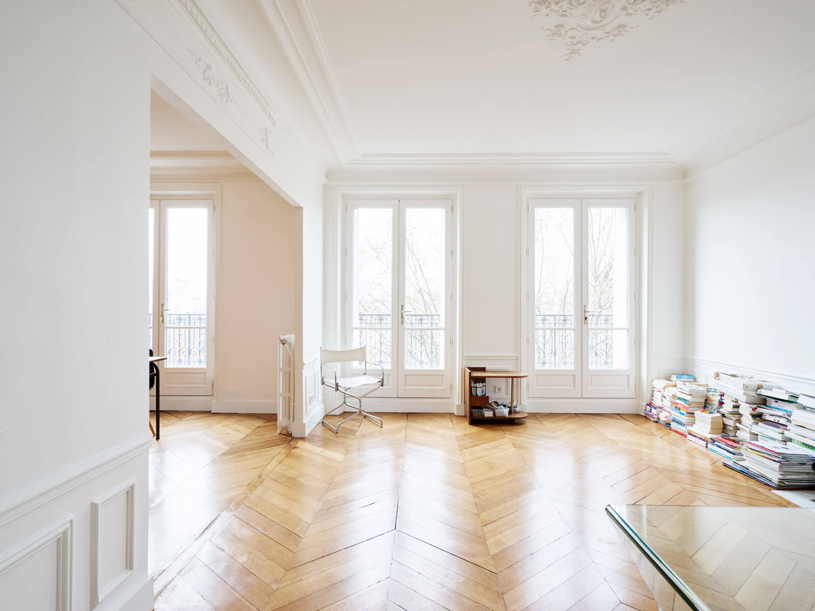 d&eacute;couvrez nos conseils et inspirations pour r&eacute;nover deux pi&egrave;ces dans un appartement haussmannien &agrave; paris 17. optimisez l&rsquo;espace, modernisez votre int&eacute;rieur et conservez le charme de l