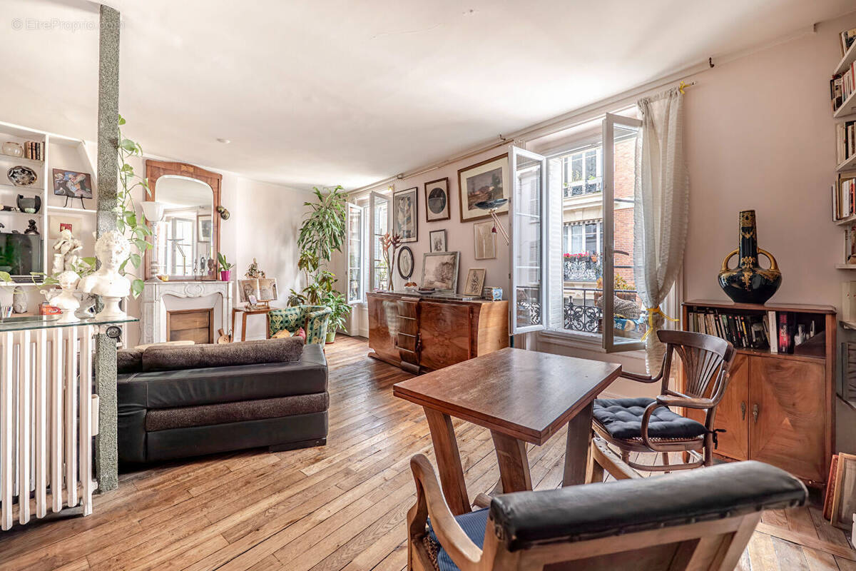 d&eacute;couvrez nos conseils pour choisir entre r&eacute;nover ou acheter un 3 pi&egrave;ces &agrave; paris 17. comparez les avantages, les co&ucirc;ts et trouvez la meilleure option pour votre projet immobilier dans un quartier pris&eacute; de la capitale.