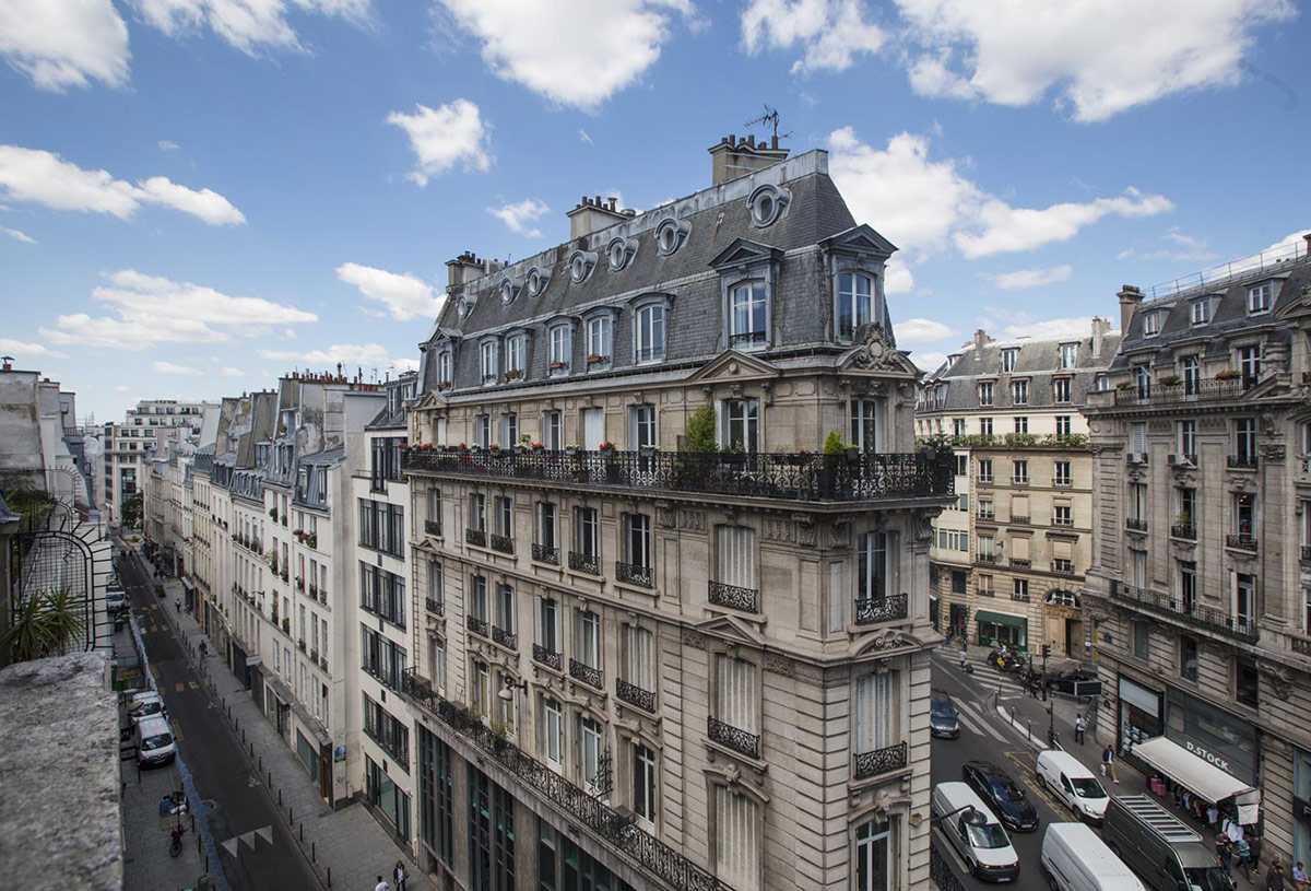découvrez le style haussmannien dans le 17e arrondissement de paris : façades élégantes, appartements lumineux, moulures et parquet d’époque, pour un cadre de vie chic et authentique au cœur de la capitale.