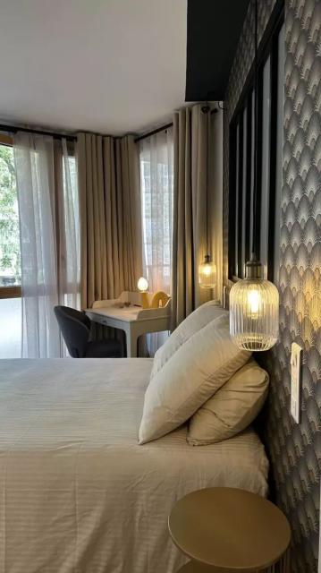 d&eacute;couvrez une suite parentale &eacute;l&eacute;gante &agrave; paris 17, alliant confort, modernit&eacute; et raffinement. id&eacute;ale pour un s&eacute;jour inoubliable dans un quartier chic et anim&eacute; de la capitale.