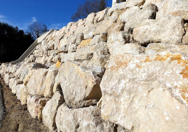 d&eacute;couvrez le prix au m&sup2; pour vos travaux de terrassement : explications des tarifs, facteurs influen&ccedil;ant le co&ucirc;t et conseils pour bien estimer votre budget terrassement.