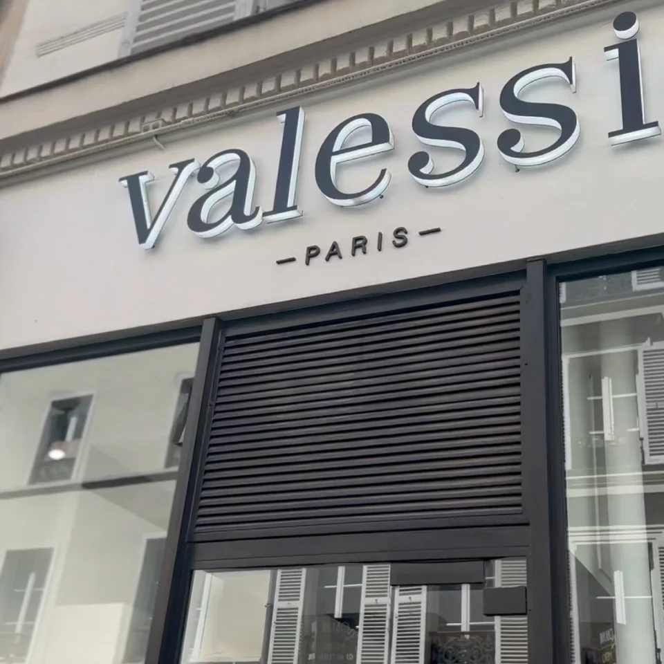 d&eacute;couvrez notre salon de coiffure sp&eacute;cialis&eacute; en couleur &agrave; paris 75017. expertise et tendances 2025 pour sublimer votre cheveux avec des couleurs &eacute;clatantes et personnalis&eacute;es.